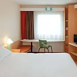 Ibis Hotell Saintes