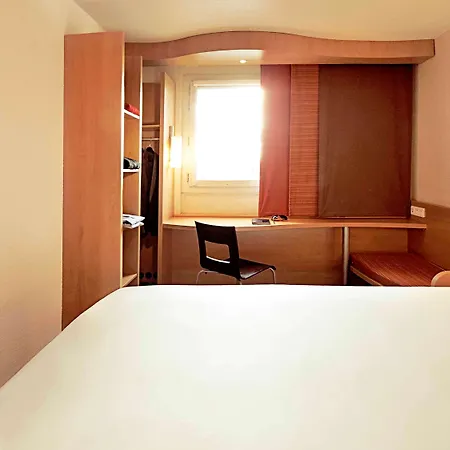 Ibis Otel Saintes
