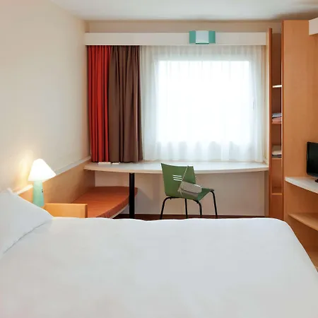 Ibis Otel Saintes