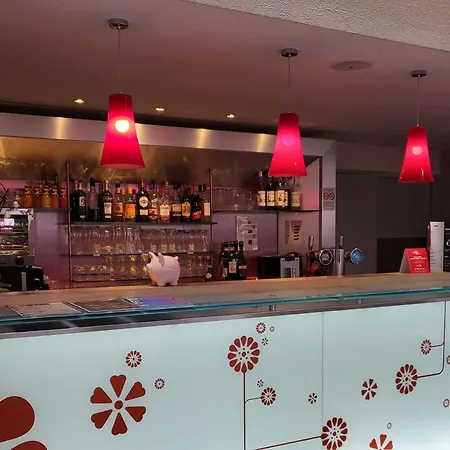 Ibis ホテル サント