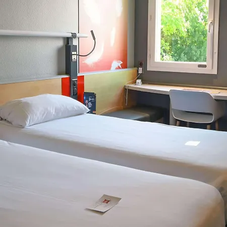Ibis Otel Saintes